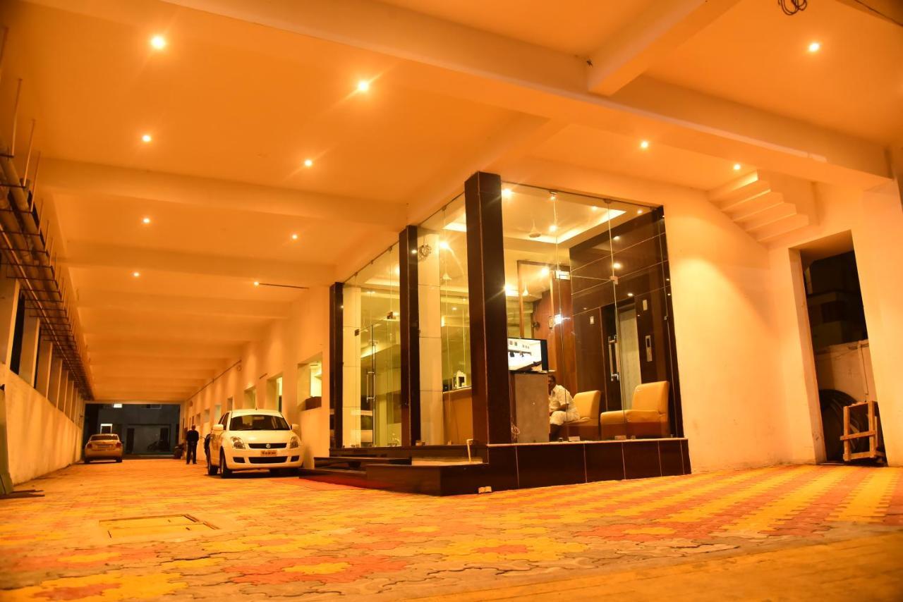 Hotel Four Seasons Velankanni Exterior foto