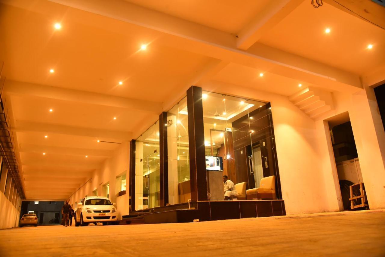 Hotel Four Seasons Velankanni Exterior foto