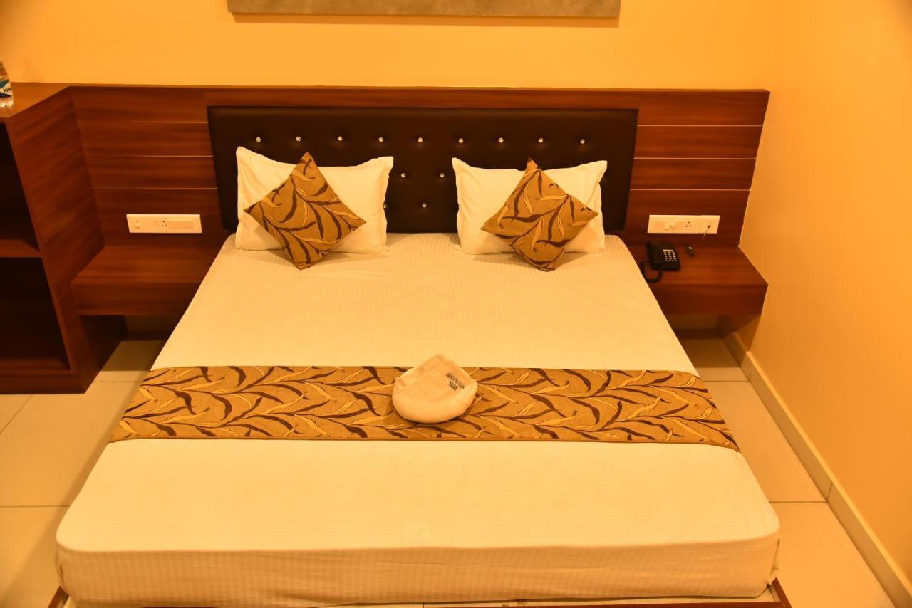 Hotel Four Seasons Velankanni Exterior foto